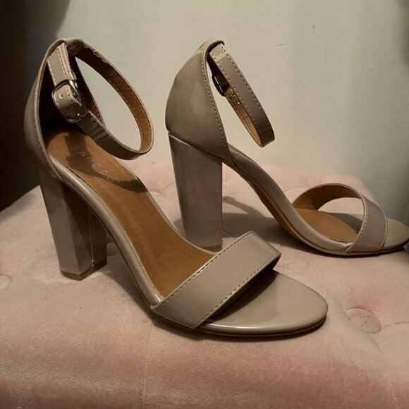 BAMBOO Women's Single Band Chunky Heel Sandal with Ankle Strap, 6.5 - Picture 1 of 7
